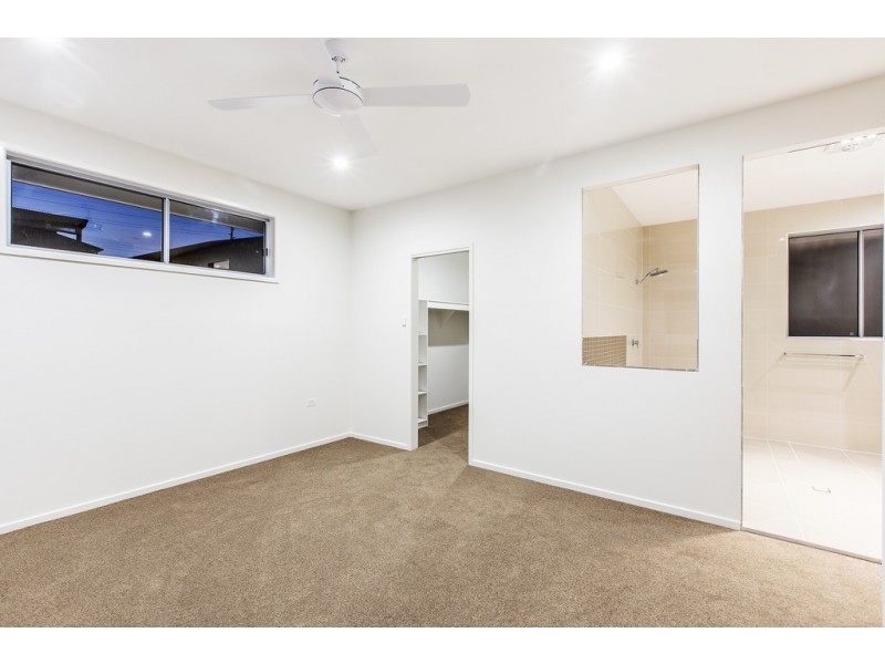 4 KITCHENER STREET, Wynnum QLD 4178