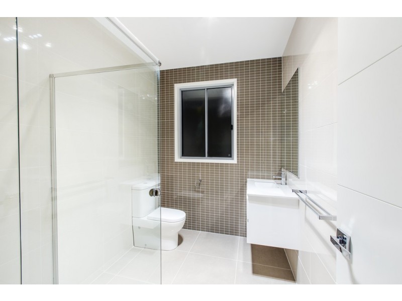 4 KITCHENER STREET, Wynnum QLD 4178