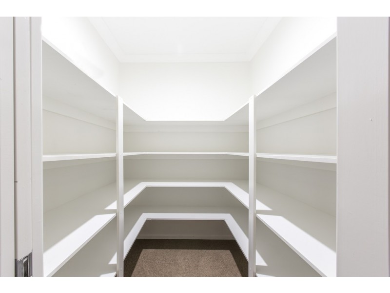 4 KITCHENER STREET, Wynnum QLD 4178