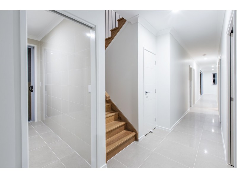 4 KITCHENER STREET, Wynnum QLD 4178