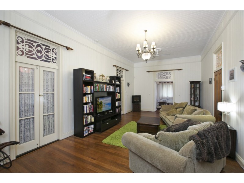 88 Walnut Street, Wynnum QLD 4178