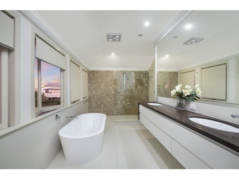 88 Walnut Street, Wynnum QLD 4178