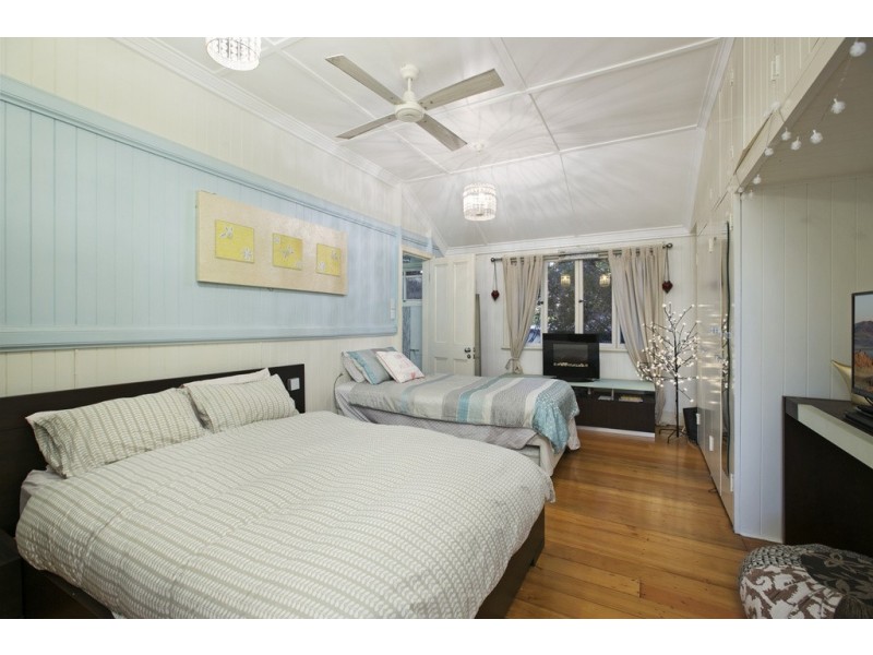 88 Walnut Street, Wynnum QLD 4178