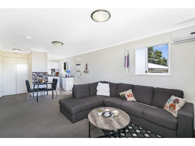 45 HUTTON AVENUE, Wynnum QLD 4178