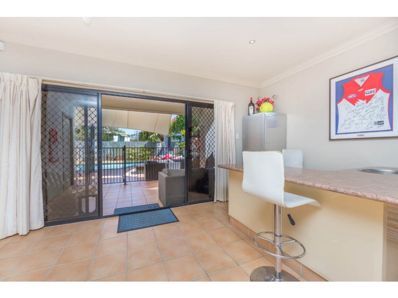 693 Esplanade, Lota QLD 4179