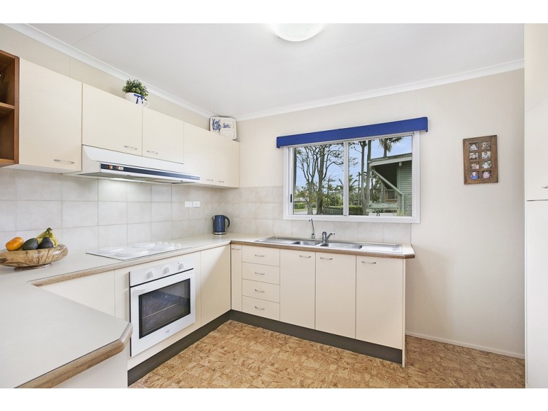2 Cavanaugh Street, Wynnum West QLD 4178