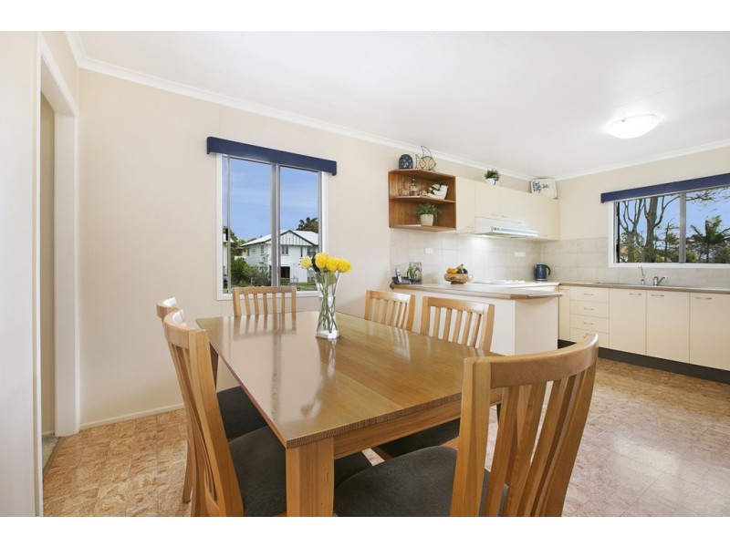 2 Cavanaugh Street, Wynnum West QLD 4178