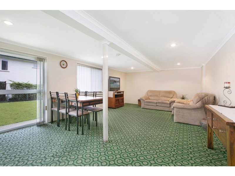 2 Cavanaugh Street, Wynnum West QLD 4178