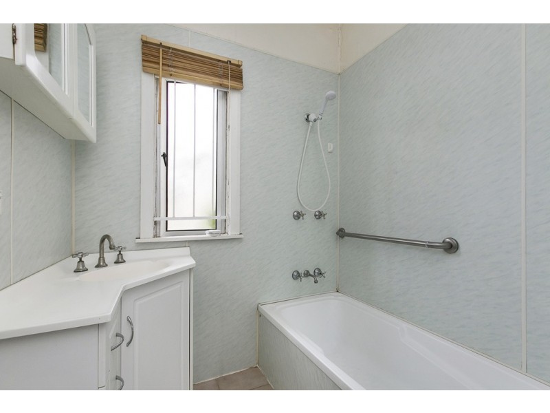 76 Cameron Parade, Wynnum QLD 4178