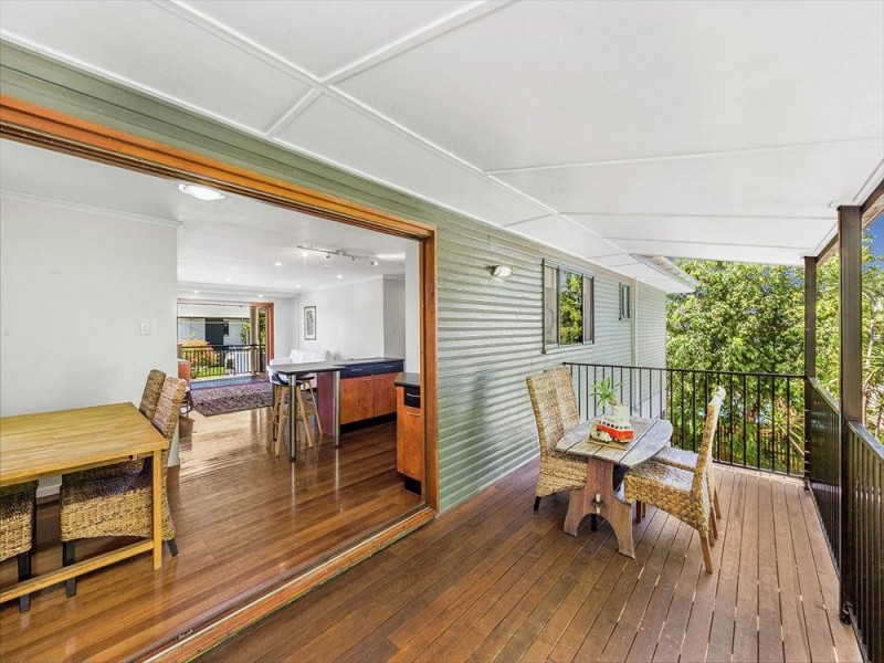 211 Gordon Parade, Manly QLD 4179