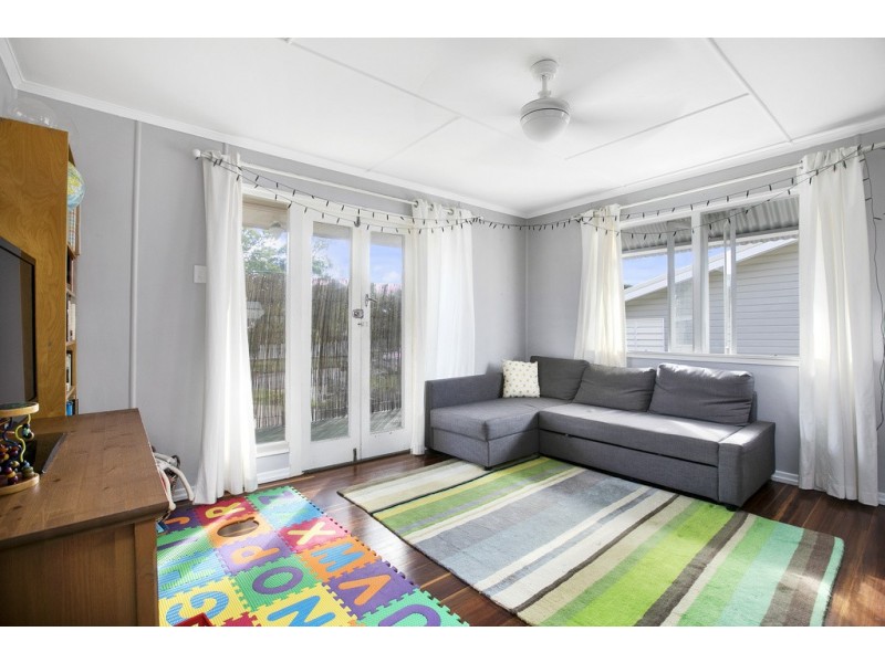 10 EMPIRE AVENUE, Manly West QLD 4179