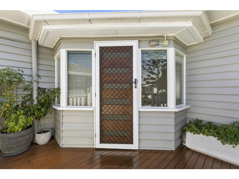 38 McCurley Street, Wynnum West QLD 4178