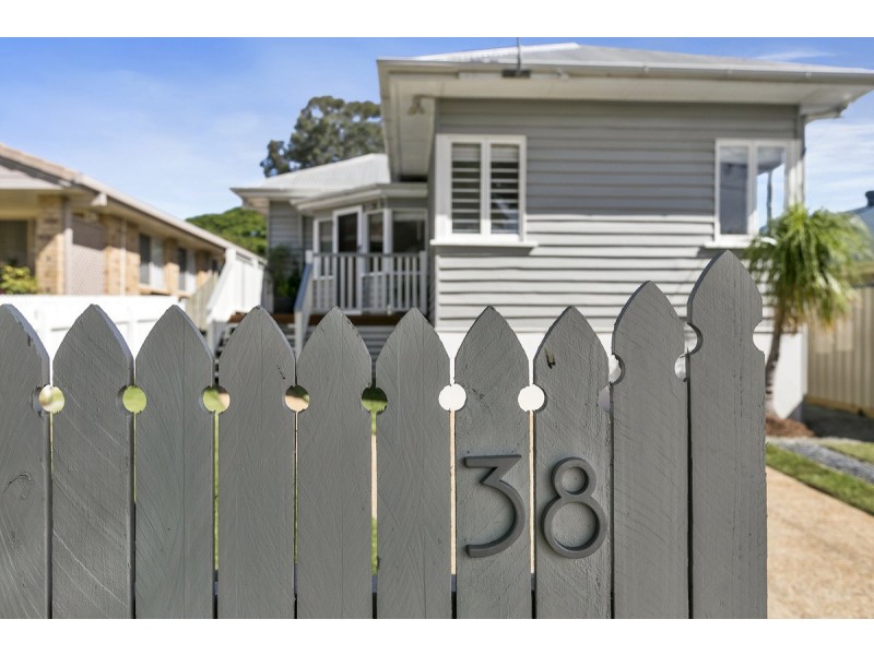 38 McCurley Street, Wynnum West QLD 4178