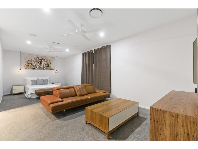 89 MORETON AVENUE, Wynnum QLD 4178