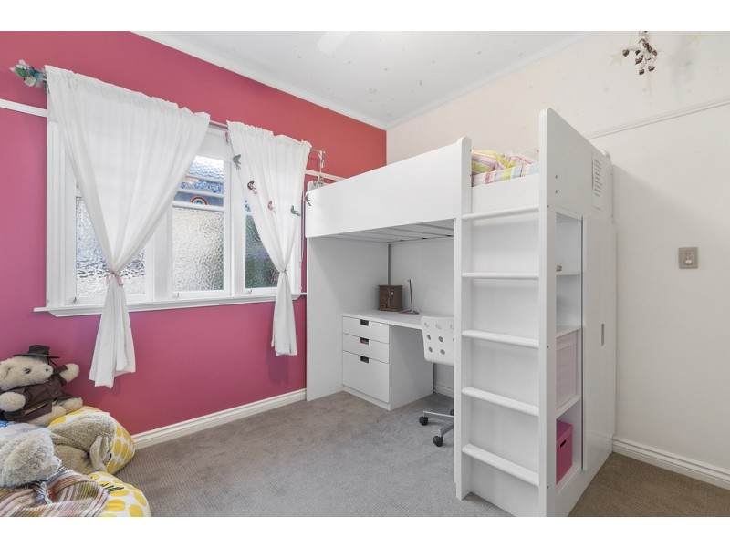 38 Strawberry Road, Manly West QLD 4179