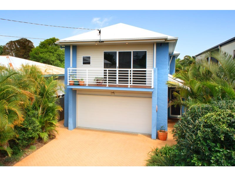 15 Stewart Parade, Manly QLD 4179
