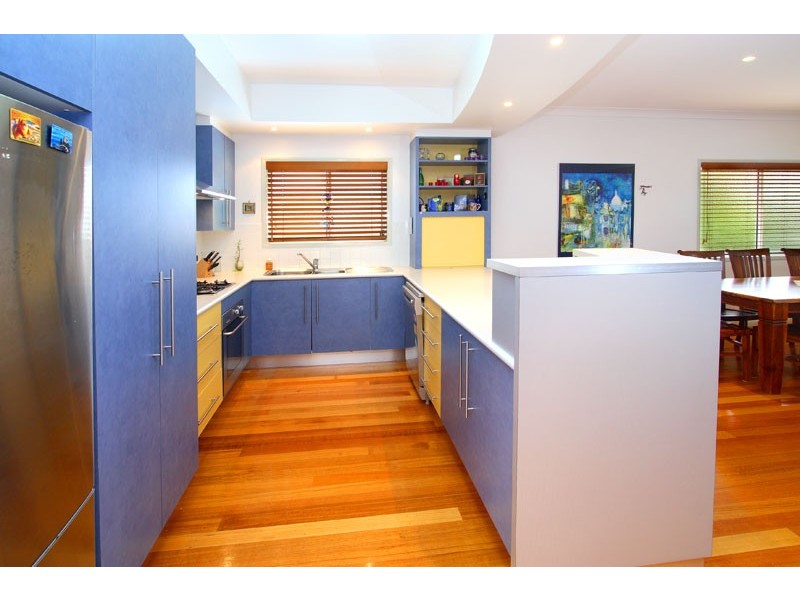 15 Stewart Parade, Manly QLD 4179