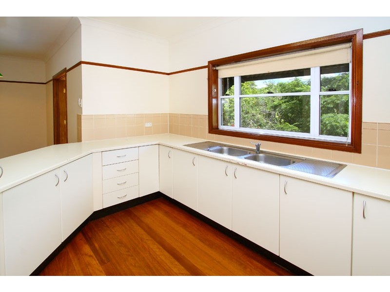 77 Carlton Terrace, Wynnum QLD 4178