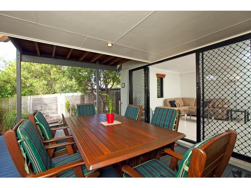 9 Buderim St, Manly QLD 4179