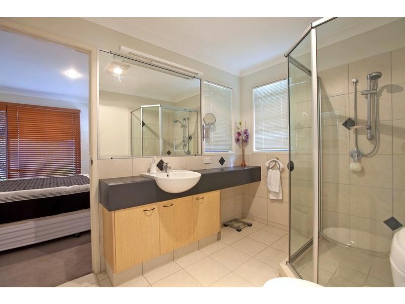 9 Buderim St, Manly QLD 4179