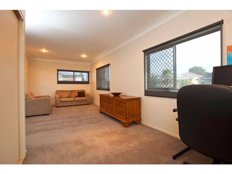 9 Buderim St, Manly QLD 4179