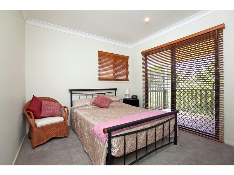 9 Buderim St, Manly QLD 4179