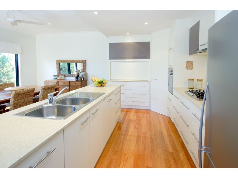 41 Duncan Street, Wynnum West QLD 4178