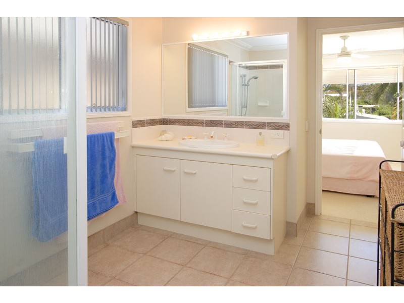 797 THE ESPLANADE, Lota QLD 4179