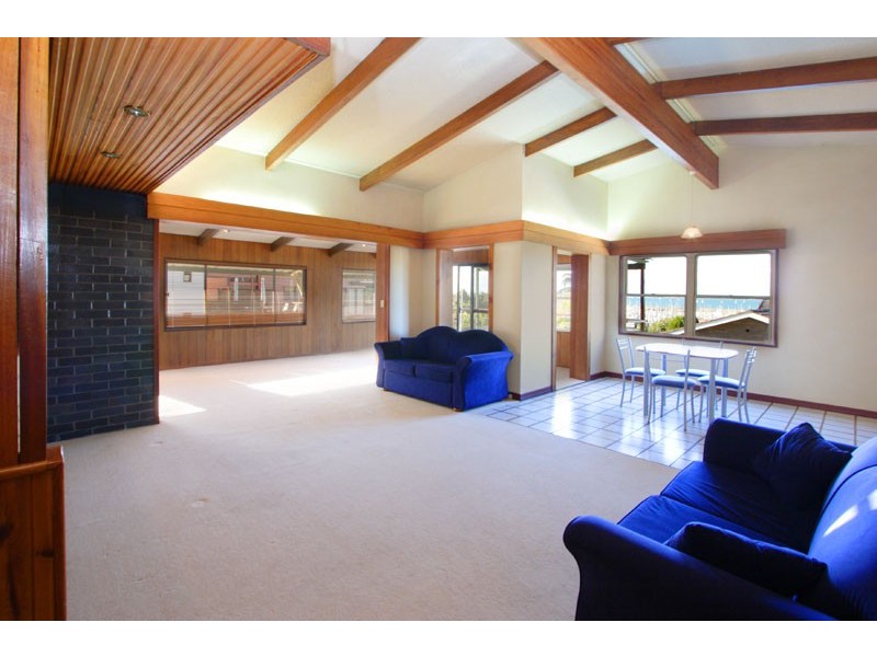 98 OCEANA TERRACE, Manly QLD 4179