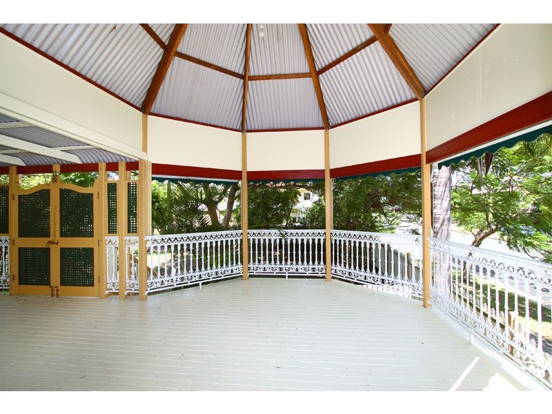 77 Carlton Terrace, Wynnum QLD 4178