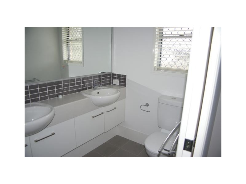 25 Tulip Street, Wynnum QLD 4178