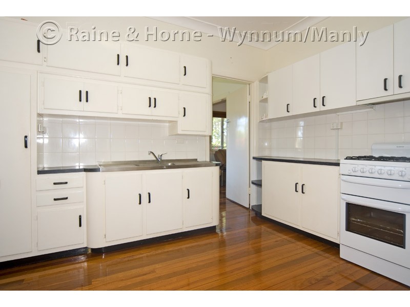 8 Wynnum North Road, Wynnum QLD 4178