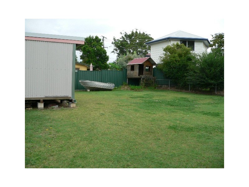 27 Bethania Street, Lota QLD 4179