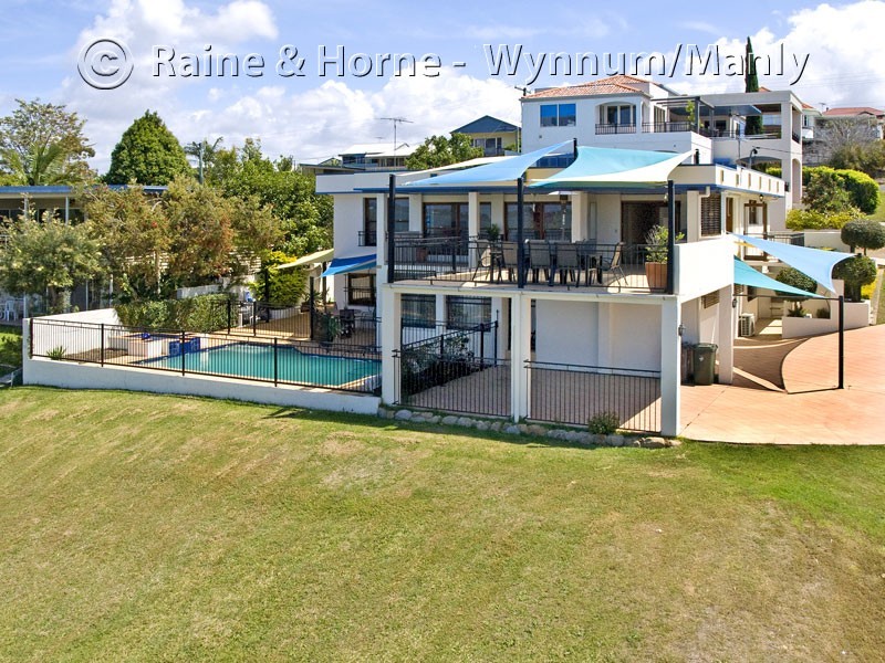 669 Esplanade, Lota QLD 4179