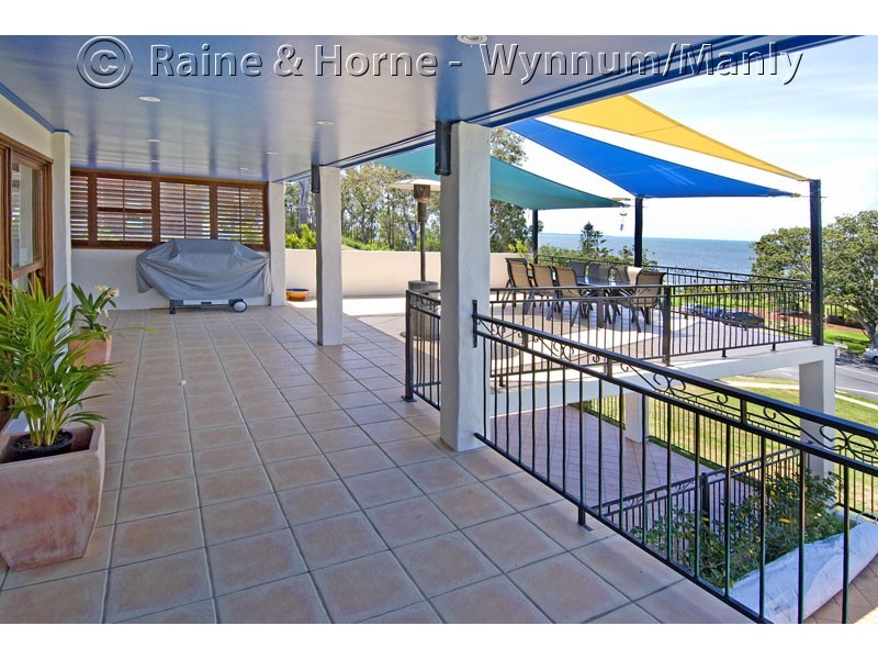 669 Esplanade, Lota QLD 4179