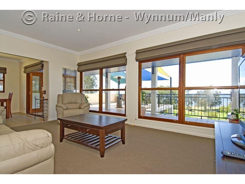 669 Esplanade, Lota QLD 4179