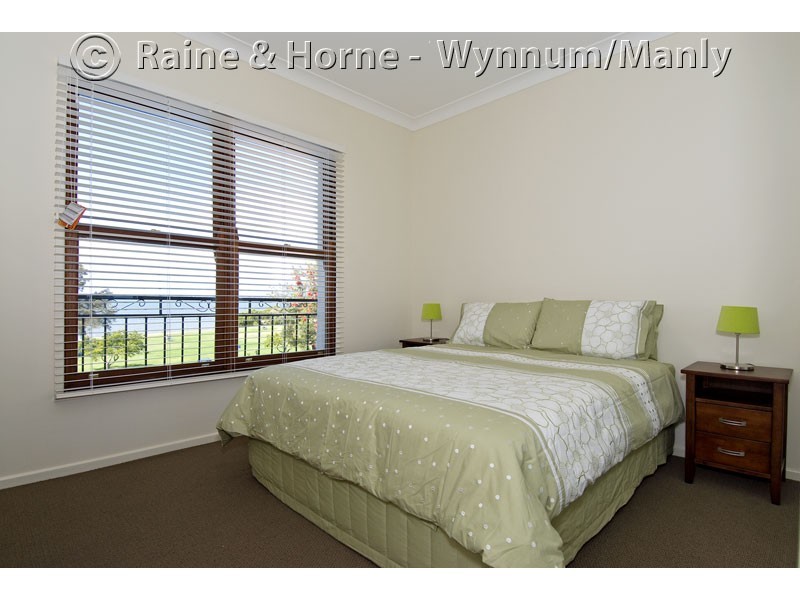 669 Esplanade, Lota QLD 4179