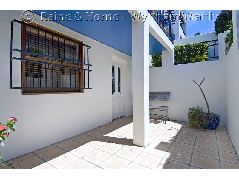 669 Esplanade, Lota QLD 4179