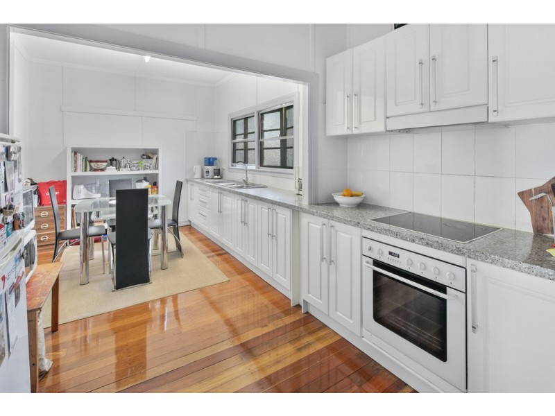 29 – 31 BARRINIA STREET, Manly QLD 4179