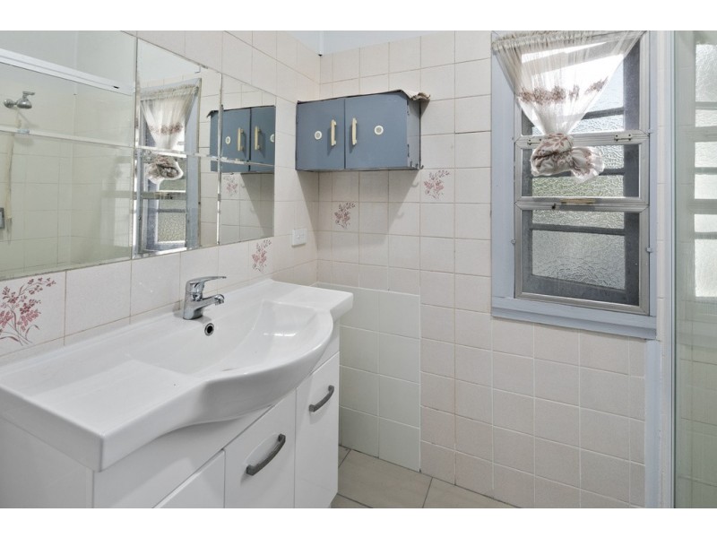 29 – 31 BARRINIA STREET, Manly QLD 4179