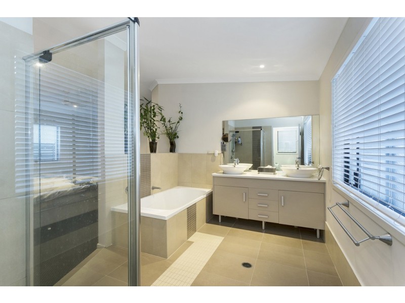 18 Cobar Street, Lota QLD 4179