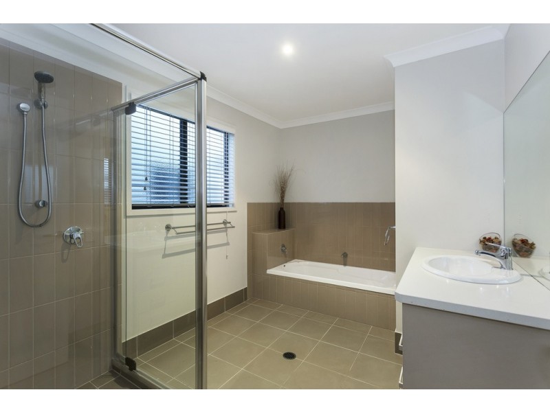 18 Cobar Street, Lota QLD 4179