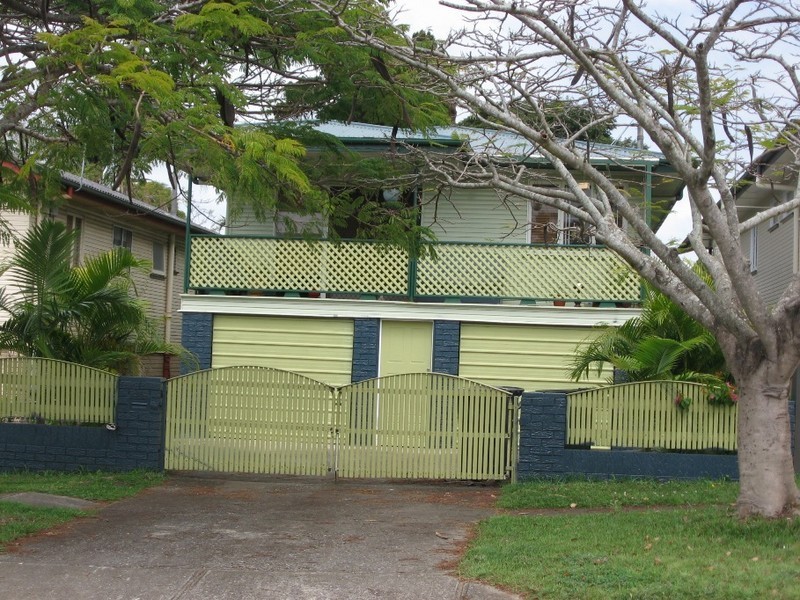 36 VILLIERS STREET, Lota QLD 4179