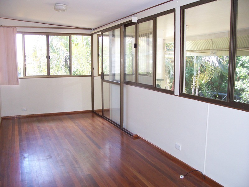 36 VILLIERS STREET, Lota QLD 4179