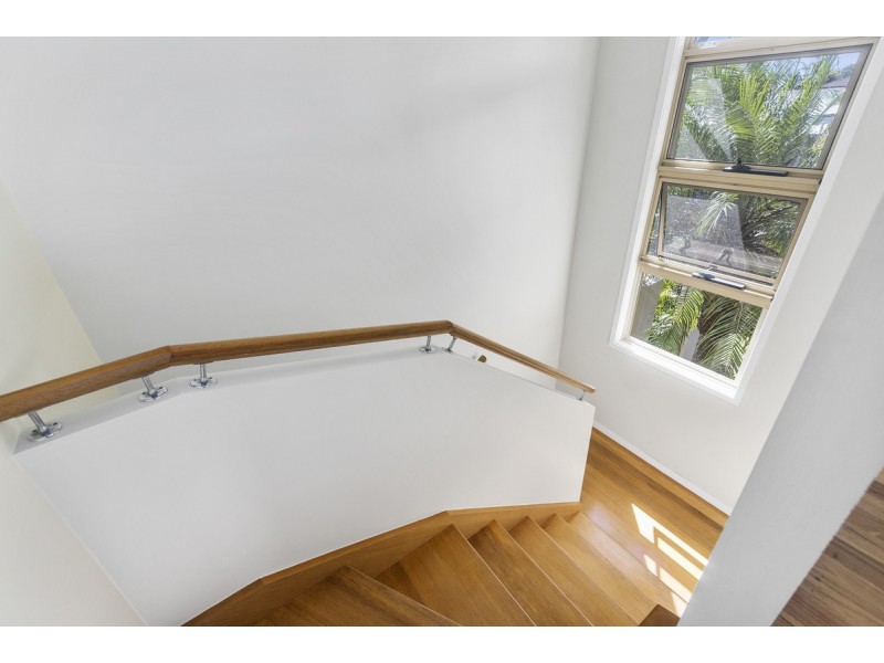 310 BLOOMFIELD STREET, Cleveland QLD 4163