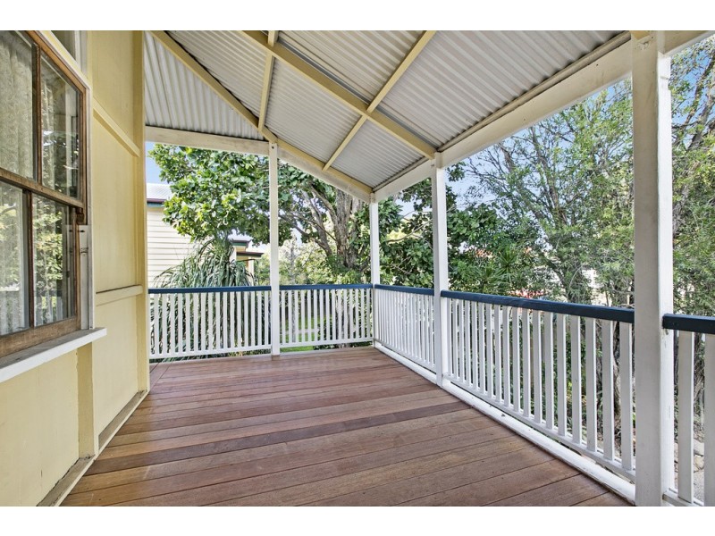 15 CALDWELL STREET, Manly West QLD 4179