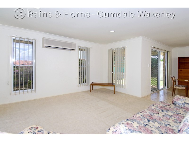 42 ISAACS WAY, Wakerley QLD 4154