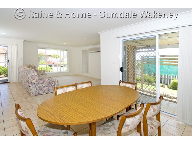 42 ISAACS WAY, Wakerley QLD 4154