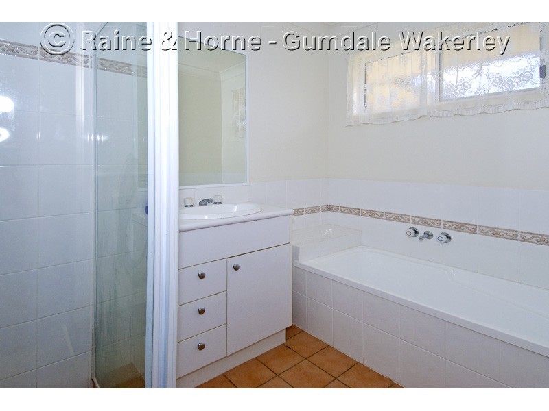 42 ISAACS WAY, Wakerley QLD 4154