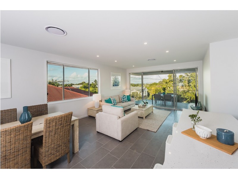 6 KITCHENER STREET, Wynnum QLD 4178